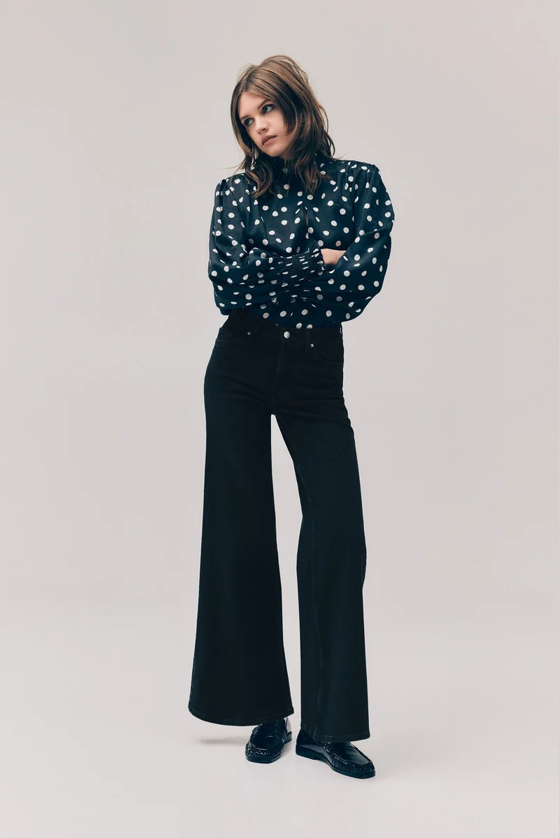 اتش اند ام جينز بخصر عالي وقصّة واسعة