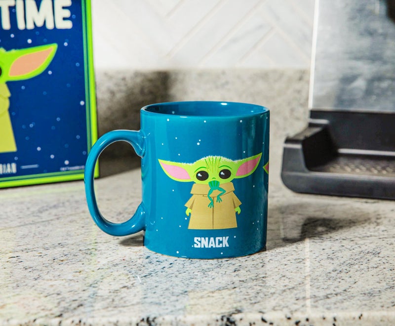 STAR WARS Silver Buffalo Star Wars The Mandalorian The Child Baby Yoda Grogu Protect Attack Snack Ceramic Coffee Mug, 20-Ounces - Image 2