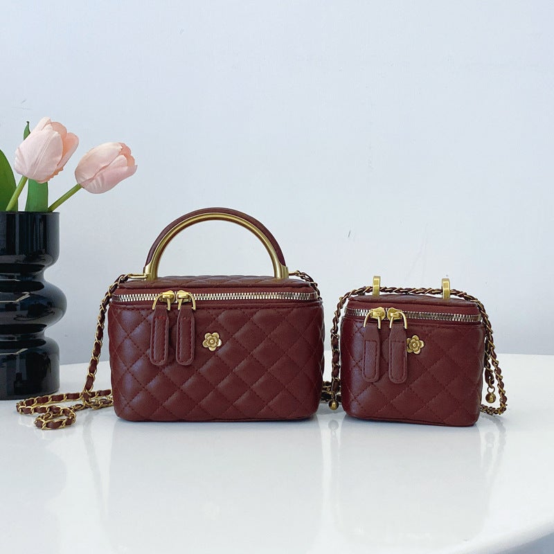 Women's Diamond Quilted Crossbody Bag 2026 - Image 2
