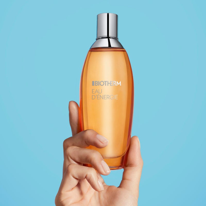 BIOTHERM بيوترم أو دو إنيرجي ماء تواليت، رذاذ جسم منعش مع عطر منشط، رذاذ جسم طبيعي لجميع أنواع البشرة، ماء تواليت، 3.4 أونصة سائلة. - Image 2