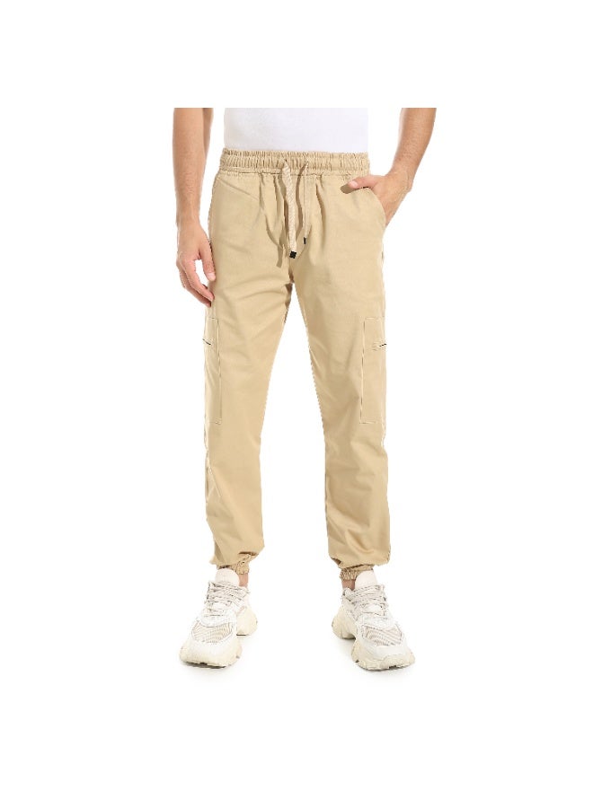 سيزار بنطلون رجالي جبردين مزود بجيوب وسوستة جانبية - Image 1