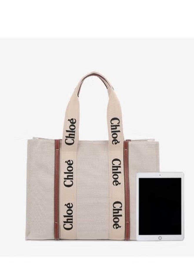 Chloe Large Linen Tote：Big on Style