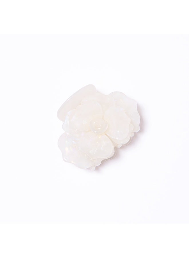 Silkie Camellia Claw Clip Lune - Image 1