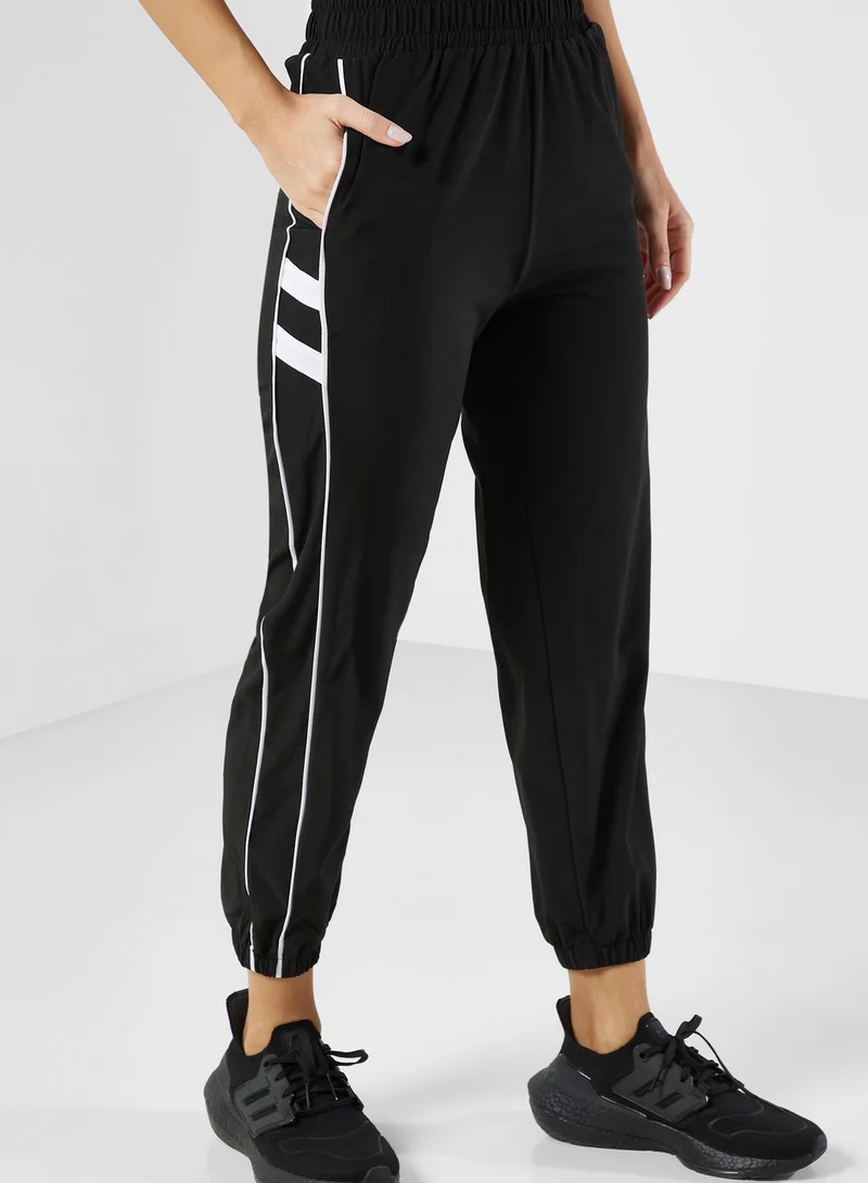 FRWD Contrast Stripe Detail Trackpants