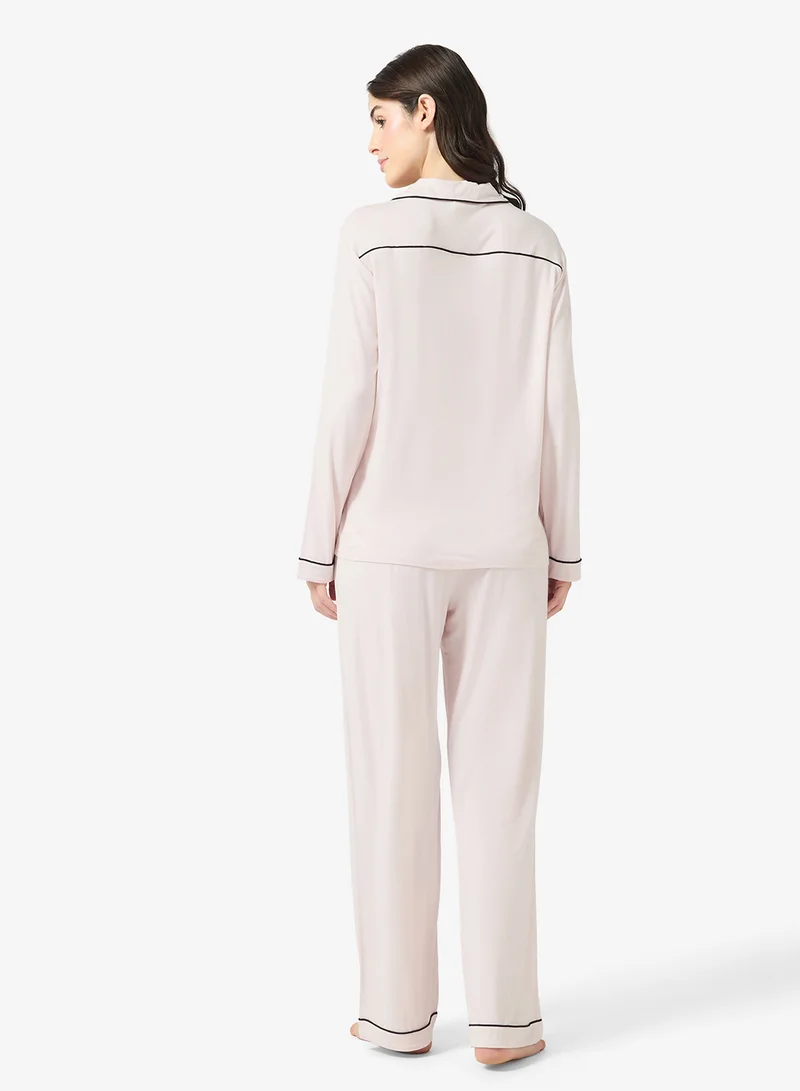 دورينا طقم بيجامة وبلوزة بتفاصيل مذهبة