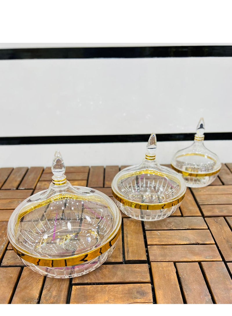 A set of dessert containers with a glass design, equipped with a transparent cover and a golden belt. An elegant addition.  - Image 1
