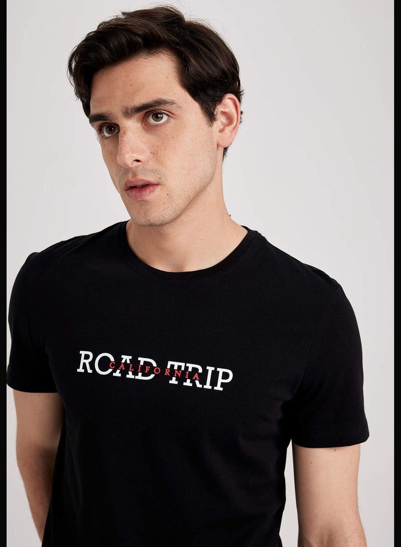 DeFacto تي شيرت قصير الأكمام مطبوع بتصميم ضيق - Image 4