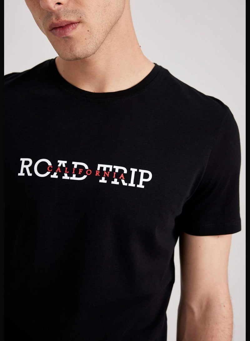 DeFacto تي شيرت قصير الأكمام مطبوع بتصميم ضيق - Image 5