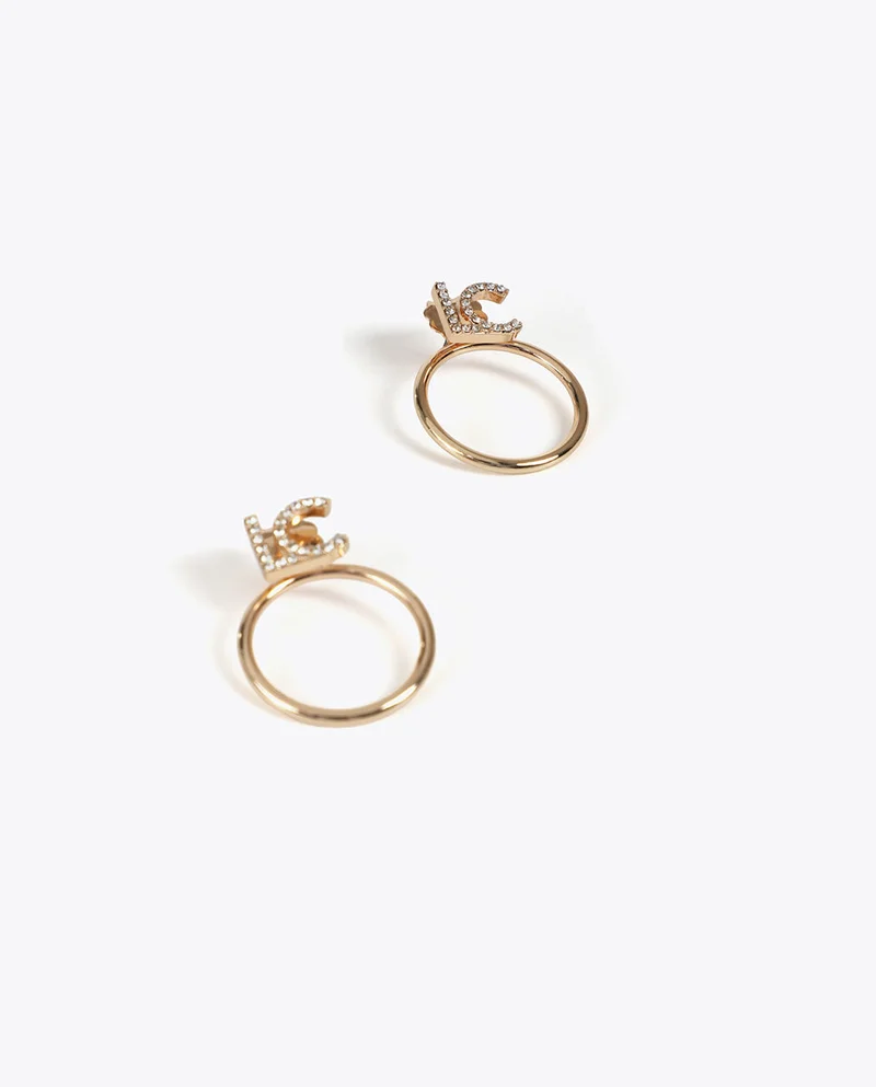 لولا كساديمونت أقراط دائرية أمامية