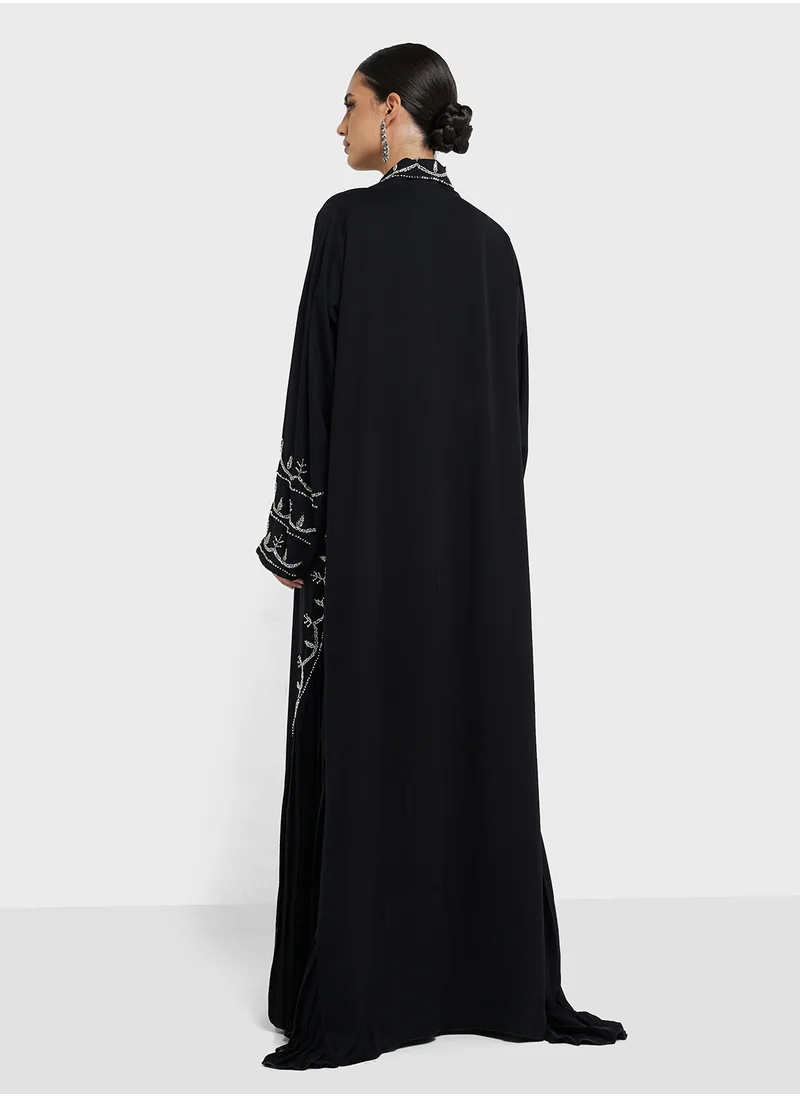 hayas closet V-Neck Embroidered  Flared Sleeve Abaya