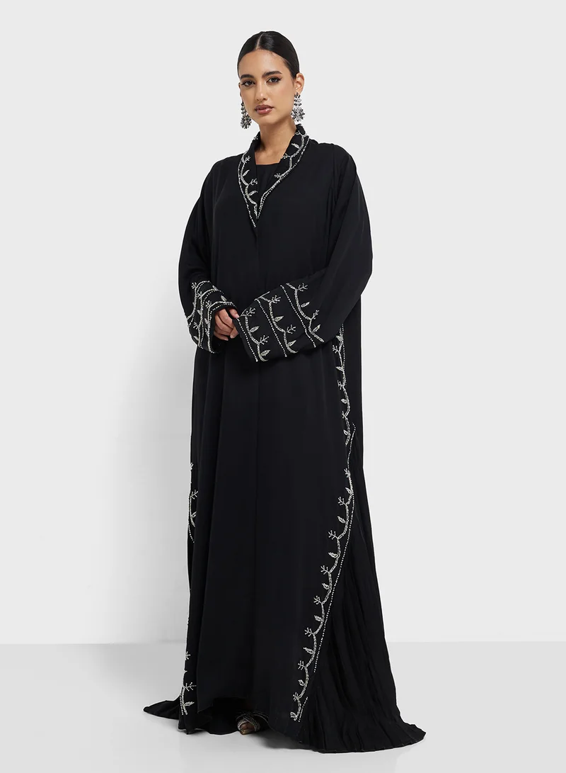 hayas closet V-Neck Embroidered  Flared Sleeve Abaya