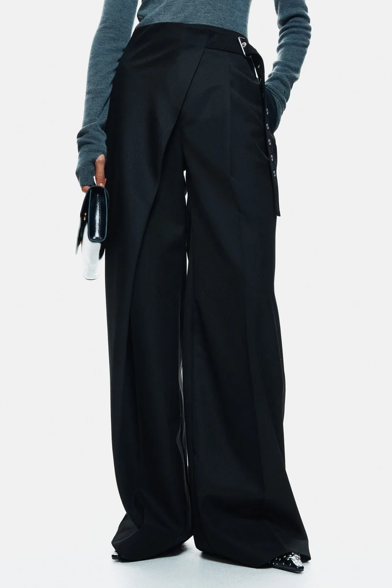 اتش اند ام بنطلون من مزيج الصوف بتفاصيل ملفوفة