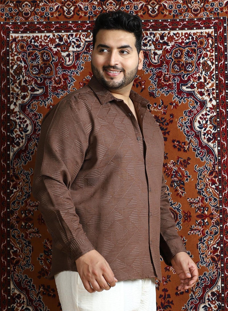 انستافاب بلس قميص رجالي بني شوكولاتة بنسيج متداخل مقاس بلس للملابس الكاجوال بياقة ممتدة وأكمام طويلة بأزرار - Image 3