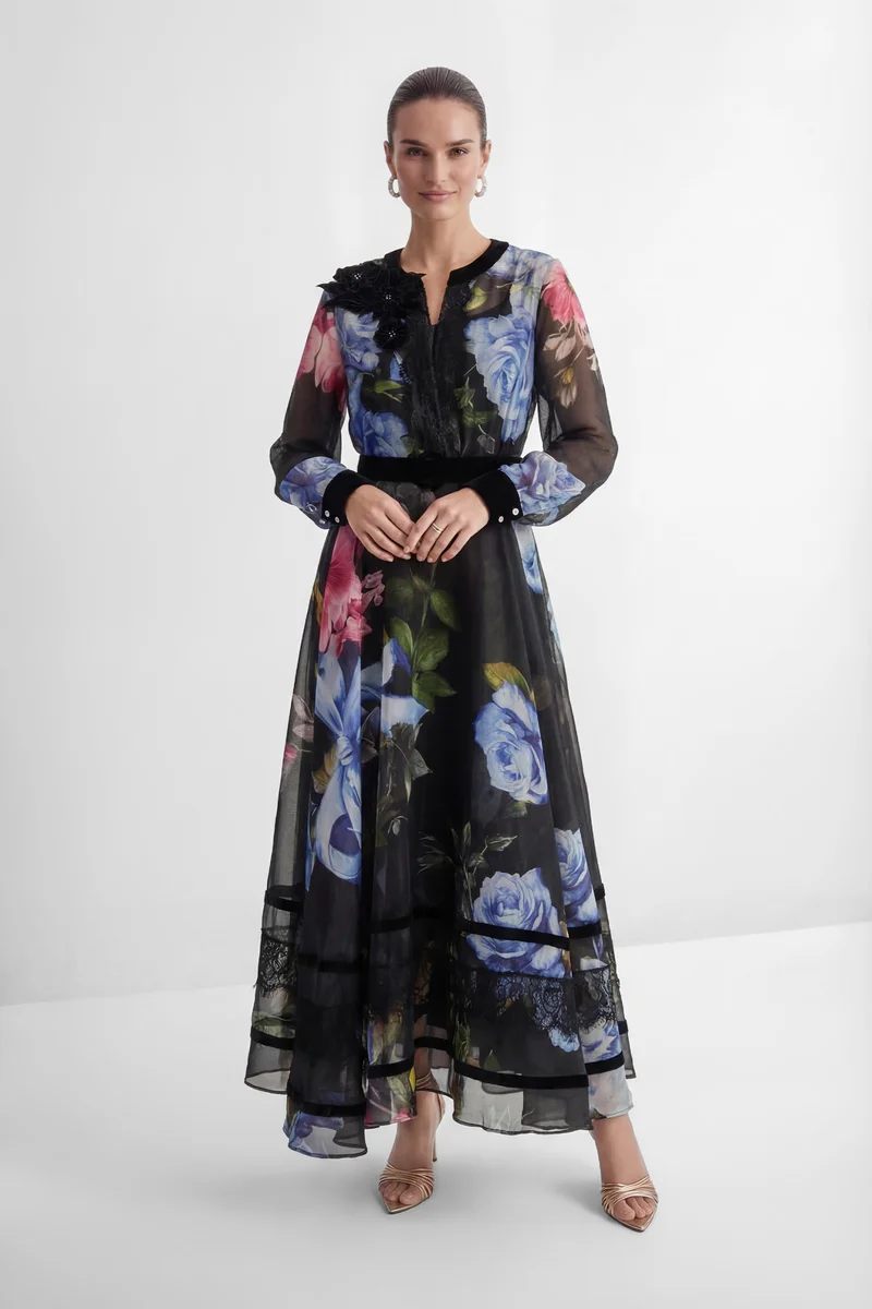 سنفير Antique Roses Black Floral Applique Sheer Sleeve Maxi Dress