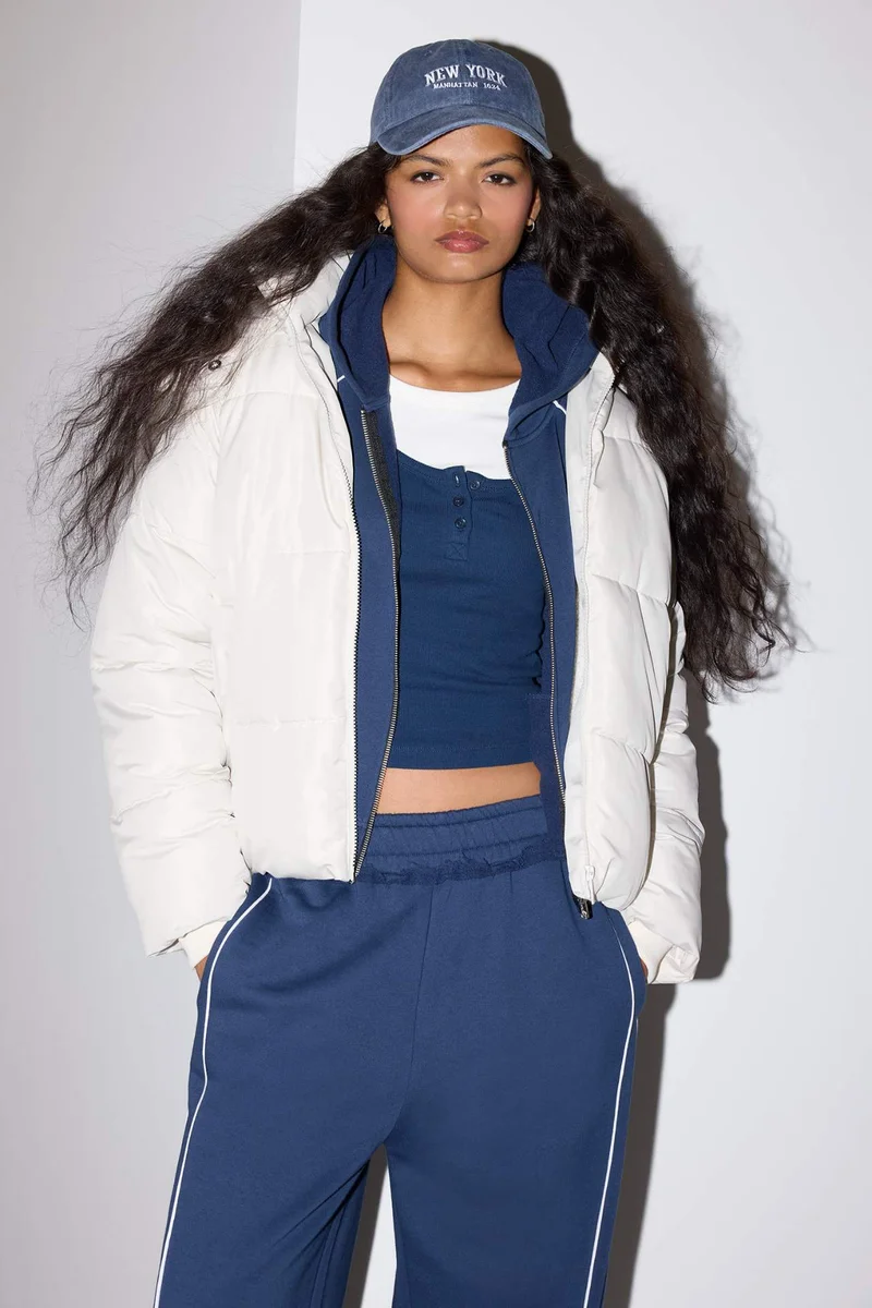 ديفاكتو Windproof Regular Fit Hooded Puffer Jacket