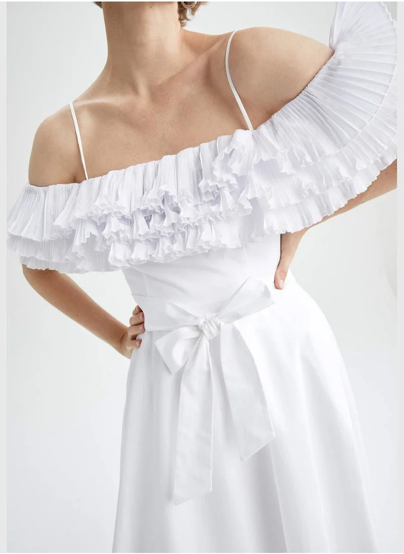 ديفاكتو Strappy Frill Detail Midi Dress