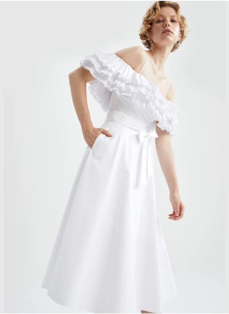 ديفاكتو Strappy Frill Detail Midi Dress