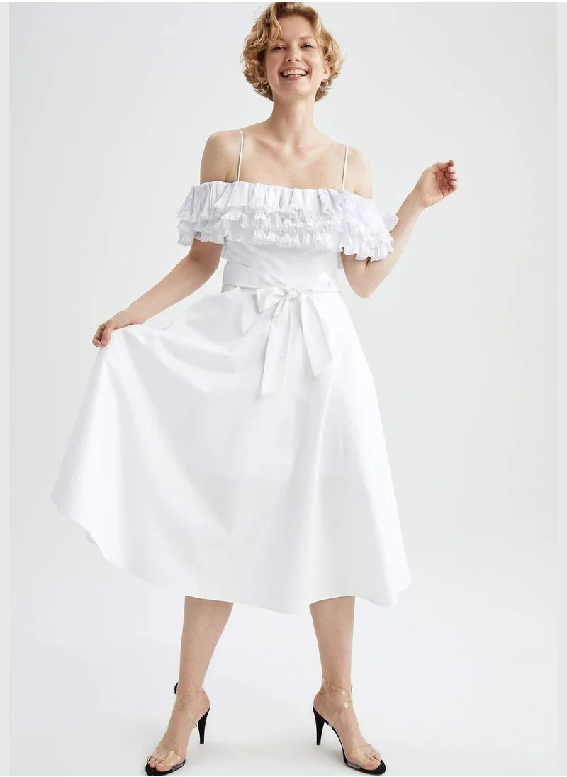 ديفاكتو Strappy Frill Detail Midi Dress