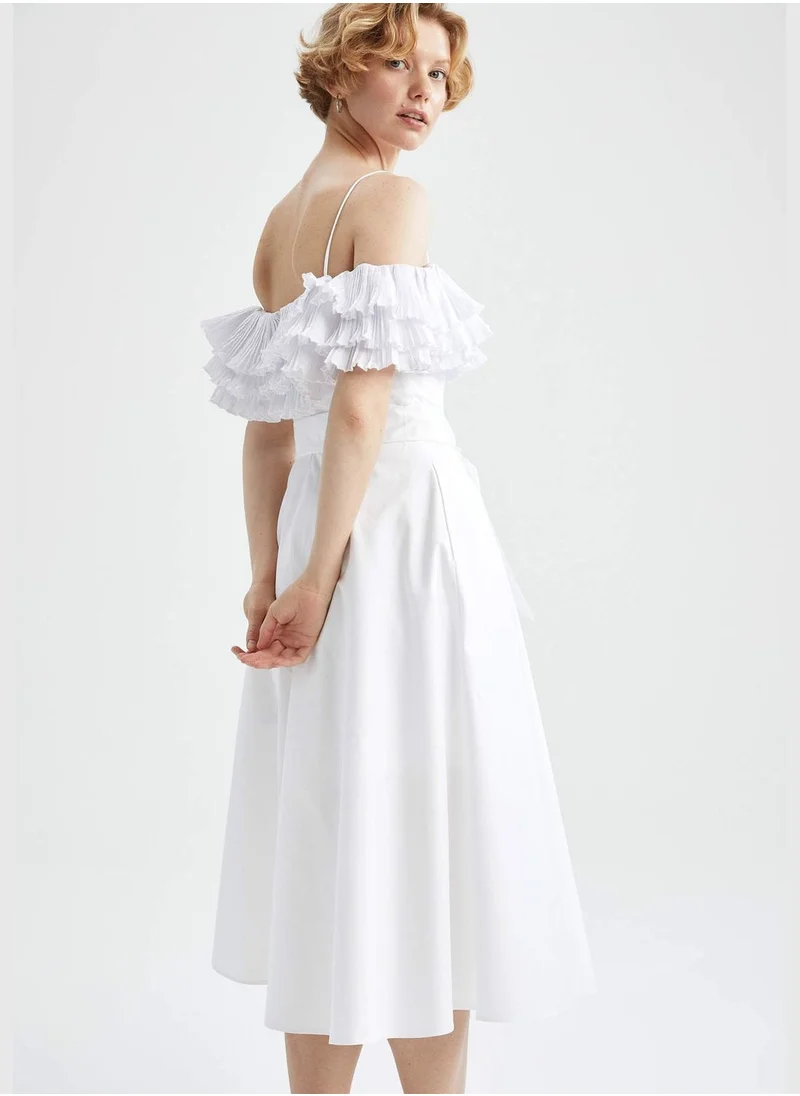 ديفاكتو Strappy Frill Detail Midi Dress