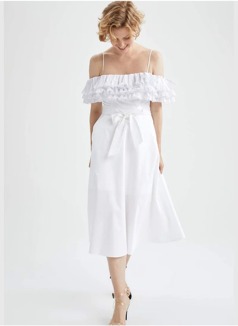 ديفاكتو Strappy Frill Detail Midi Dress