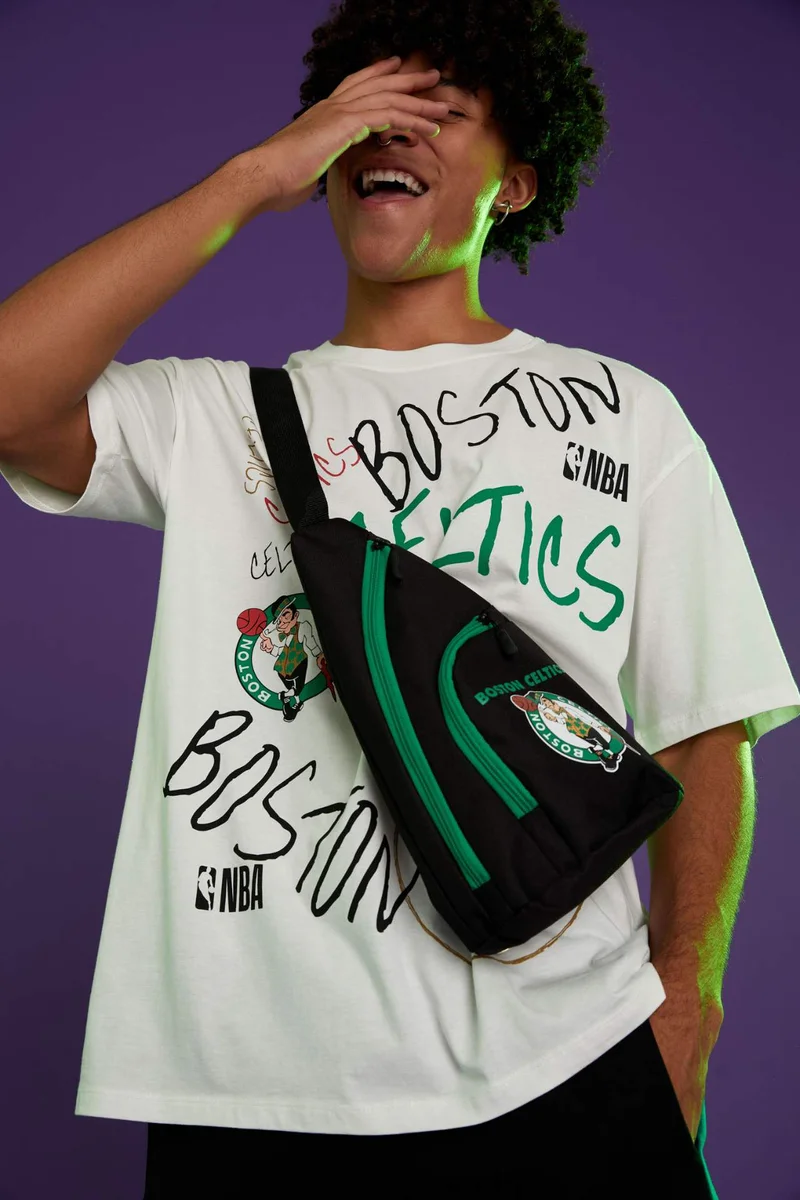 ديفاكتو NBA Boston Celtics Licensed Chest Bag