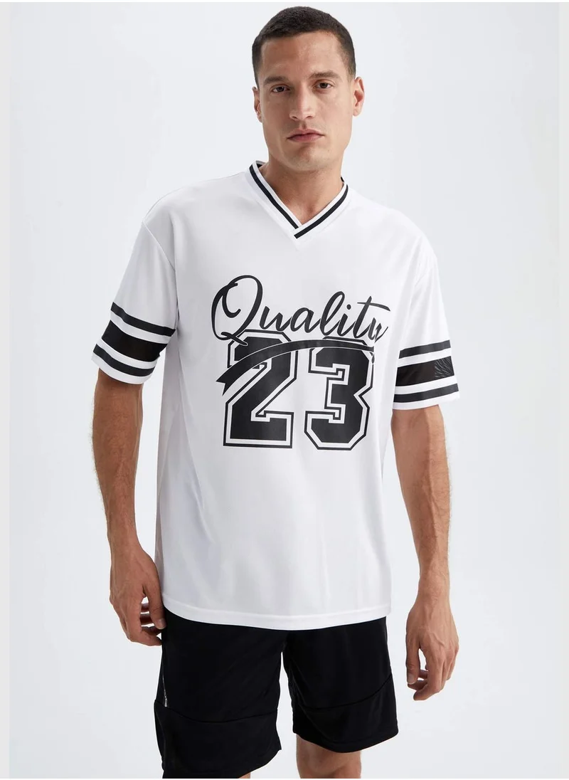 ديفاكتو Man Oversize Fit T-Shirt