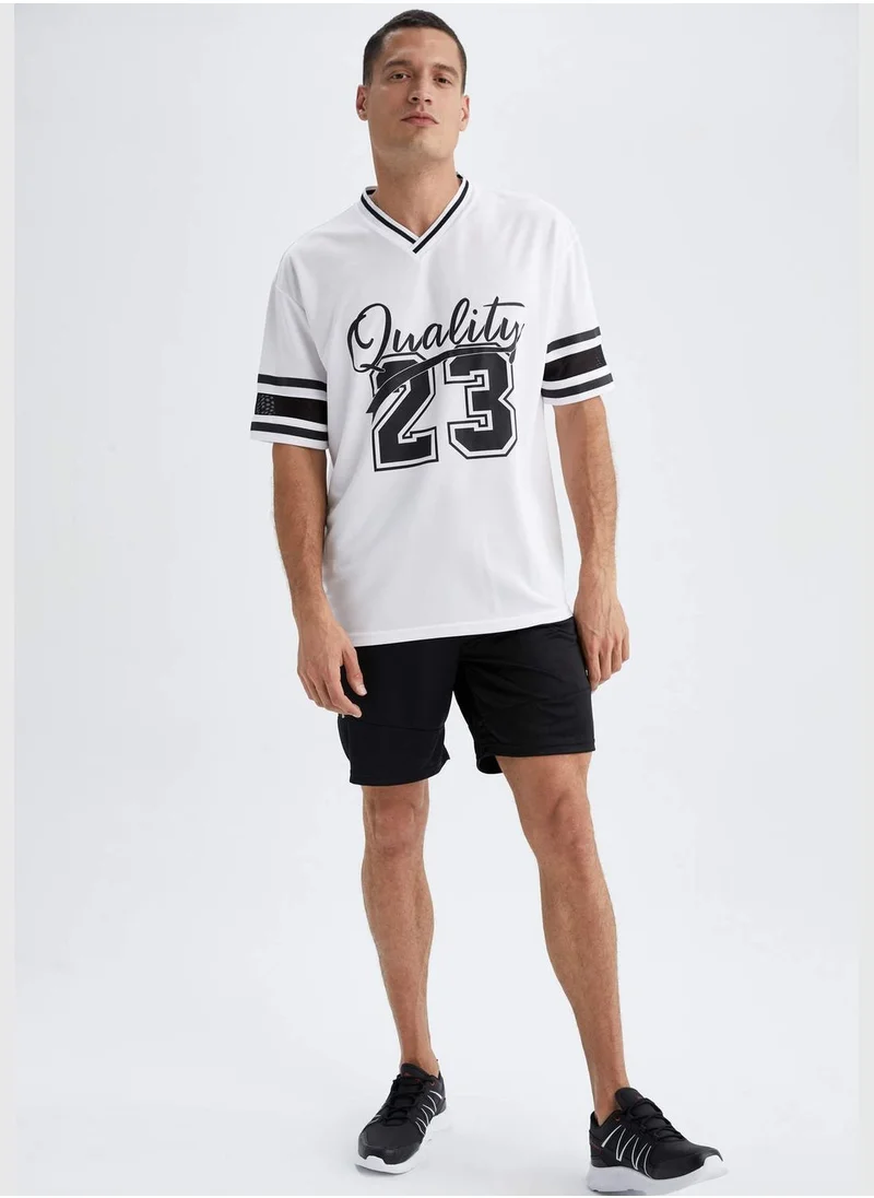 ديفاكتو Man Oversize Fit T-Shirt