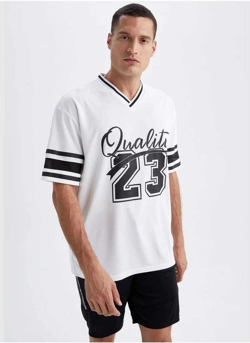 ديفاكتو Man Oversize Fit T-Shirt