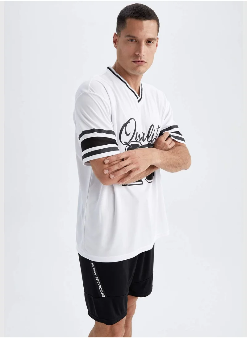 ديفاكتو Man Oversize Fit T-Shirt