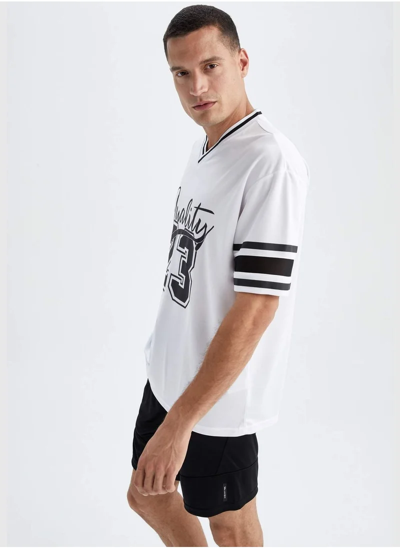 ديفاكتو Man Oversize Fit T-Shirt