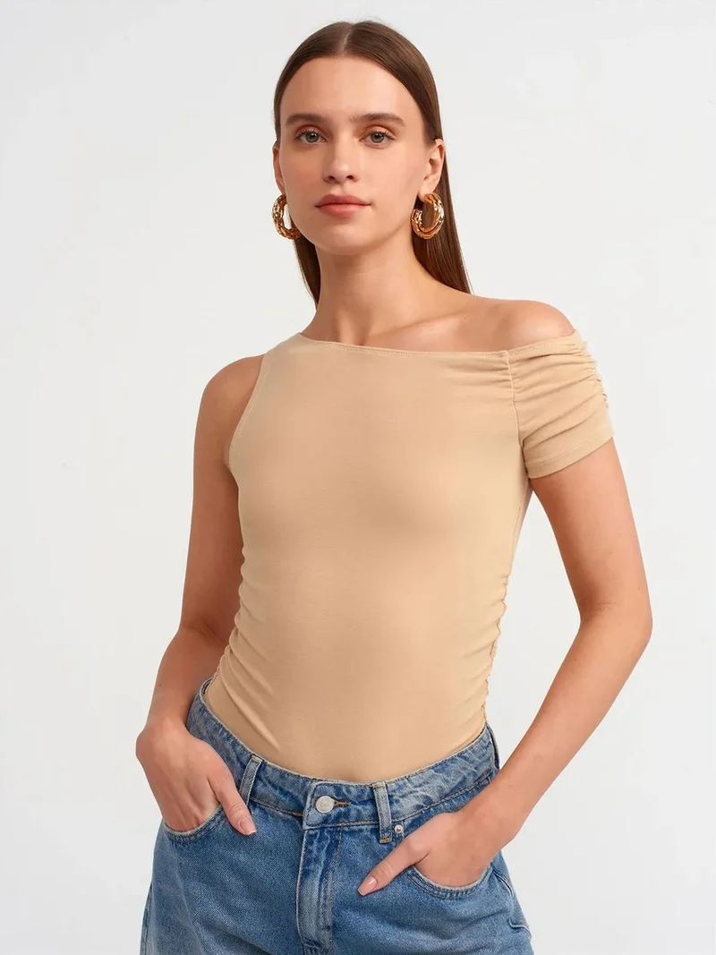 ديلفين DILVIN Off-shoulder Slim-fit Knit Blouse