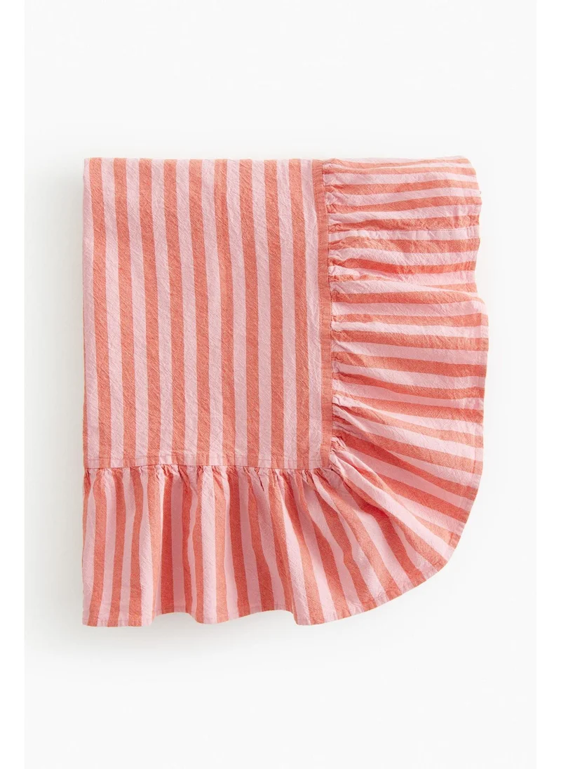 H&M Frill-trimmed tablecloth
