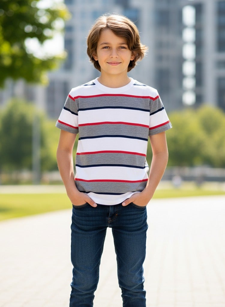 A trendy T-shirt with stylish stripes. Short-sleeved crew neck T-shirt - Image 2