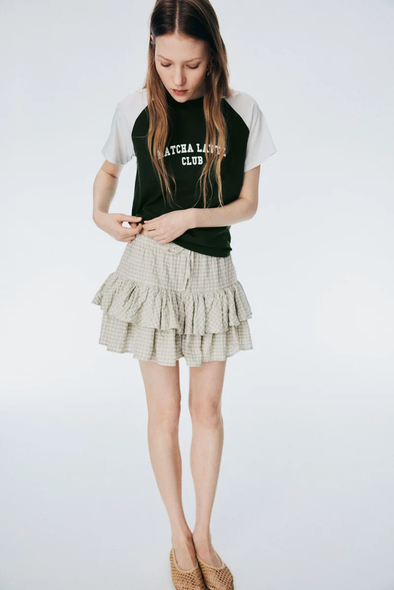 اتش اند ام تي-شيرت