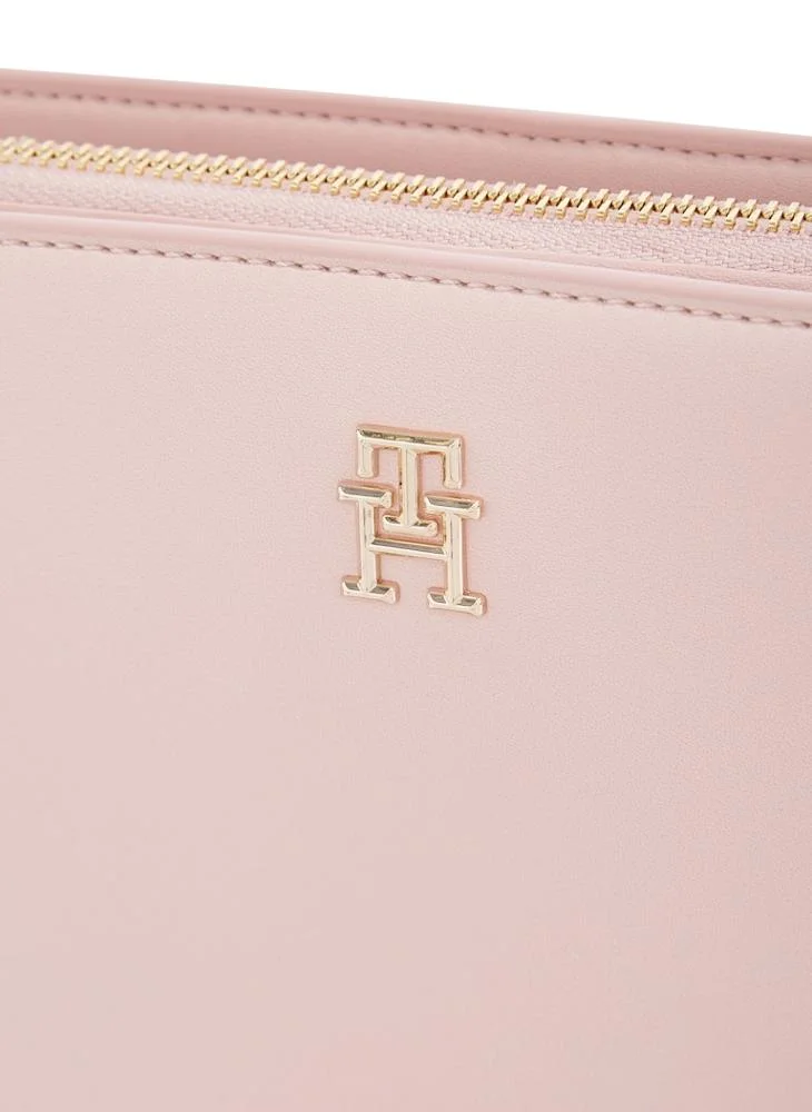TOMMY HILFIGER LOGOTAPE CAMERA BAG