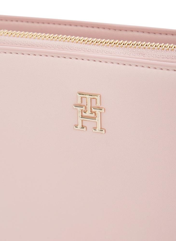 TOMMY HILFIGER LOGOTAPE CAMERA BAG  - Image 3