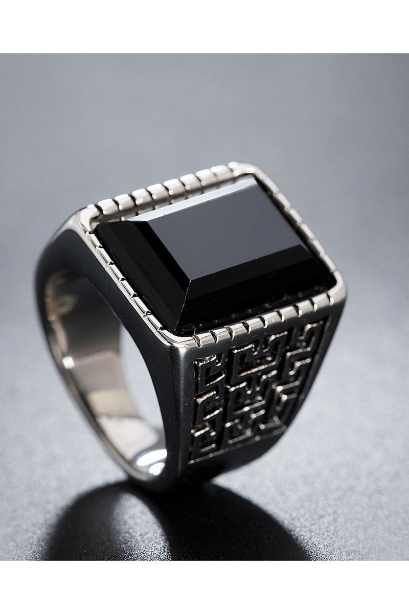 ROMAD Elegant men's ring adorned with a gemstone in a luxurious modern design. - Image 1