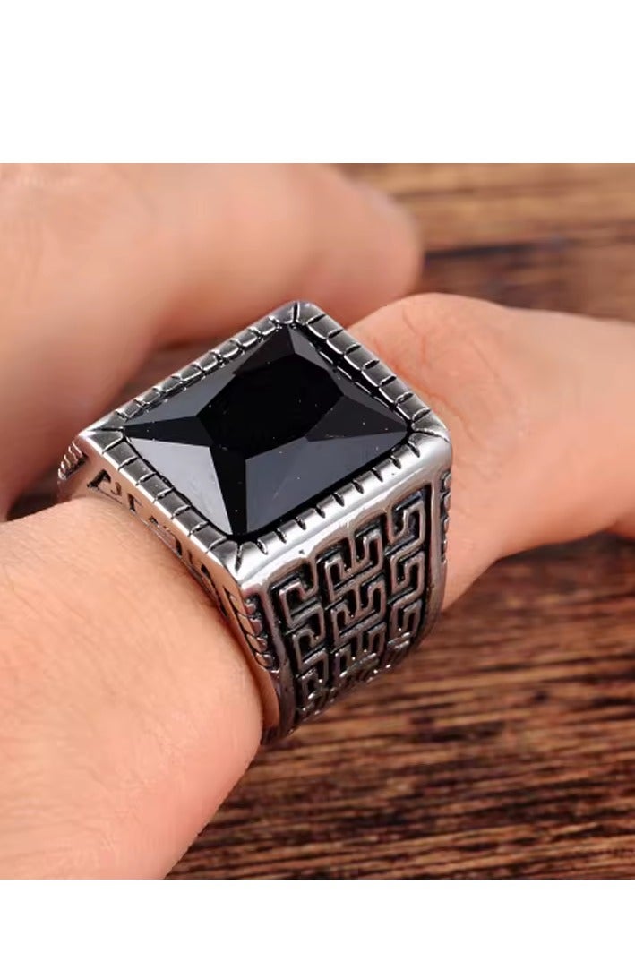 ROMAD Elegant men's ring adorned with a gemstone in a luxurious modern design. - Image 2