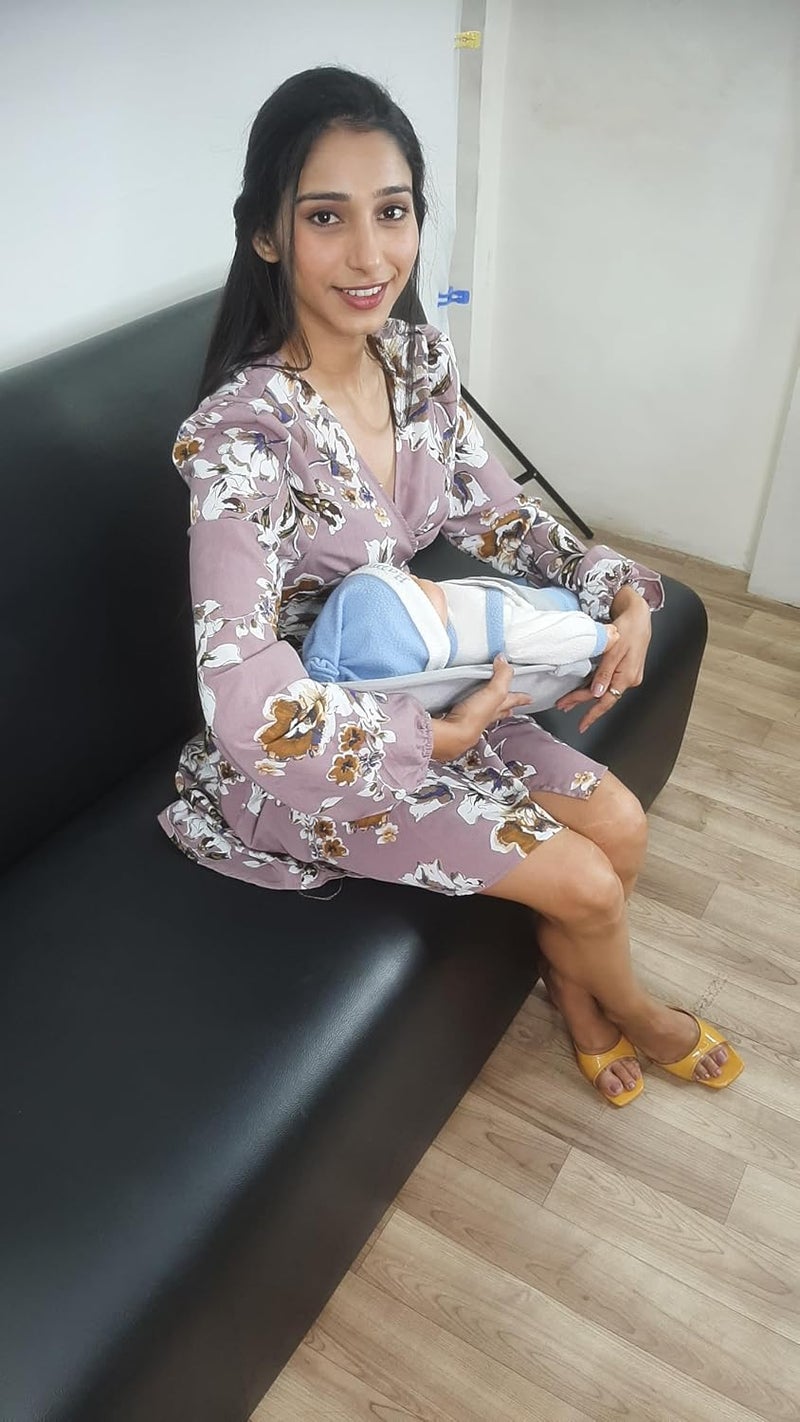 HOOPA وسادة تغذية HOOPA 2 في 1 باللون الرمادي | وسادة للرضاعة | حامل للرضع | حامل للمولود الجديد | وسادة للرضاعة | حامل مائل - Image 5