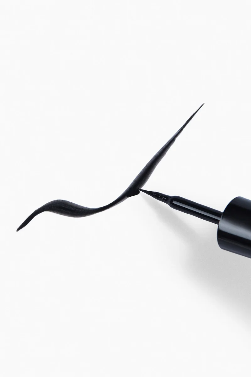H&M Dipliner Ink liquid eyeliner