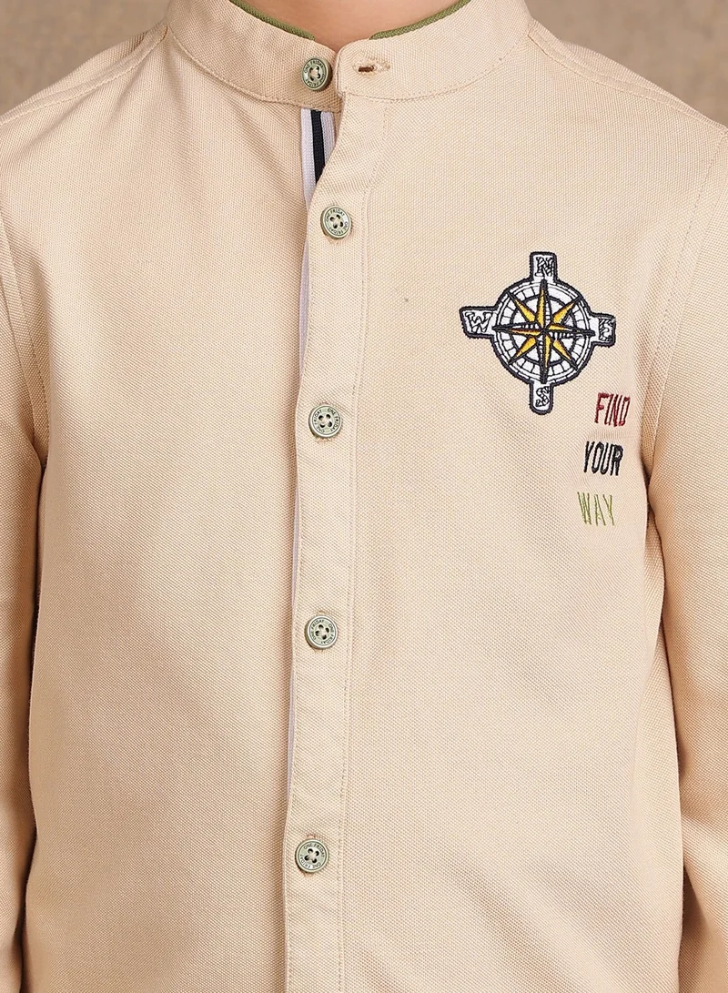 ون فرايدي قميص بيج مطرز للأولاد من ون فرايدي