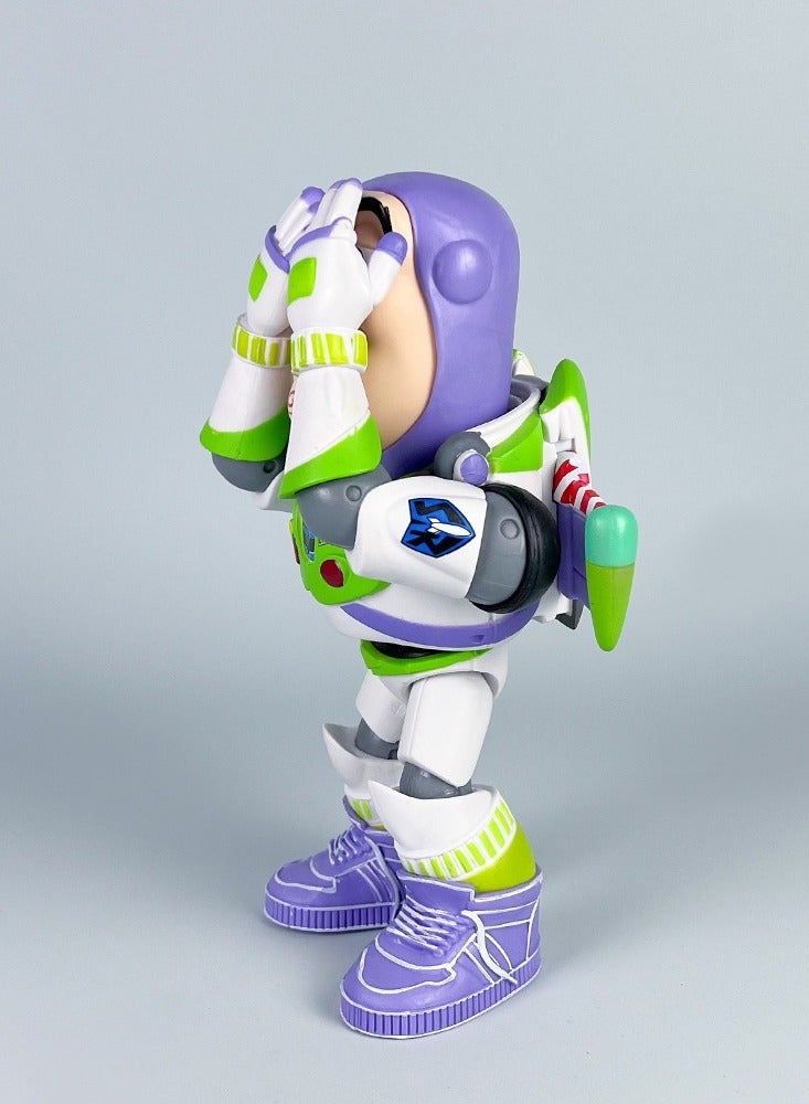 عام مجسمات الأنمي من قصة الالعاب (Toy Story) مثل بز لايتيير الشائك، مجسمات فضائيّة ودمى نموذجية. يمكن استخدامها كزخارف على مكتب أو كزخارف للسيارة. - Image 2