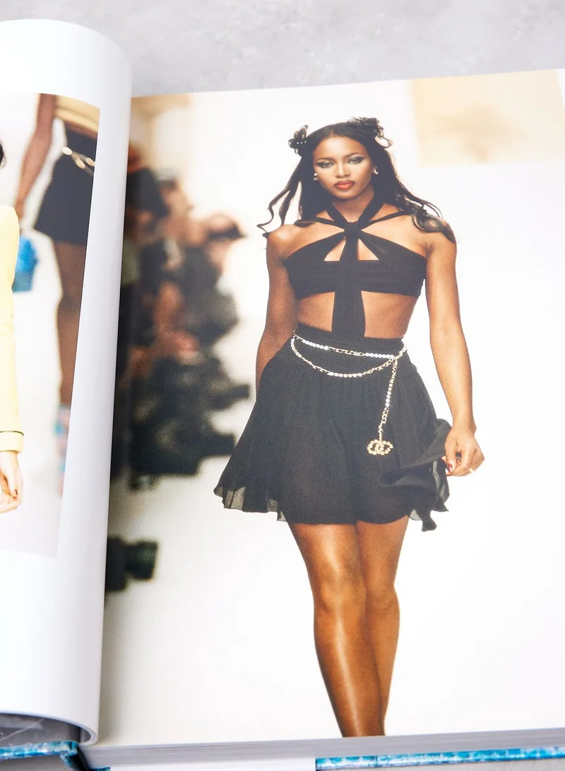 THAMES Karl Lagerfeld Unseen: The Chanel Years Book