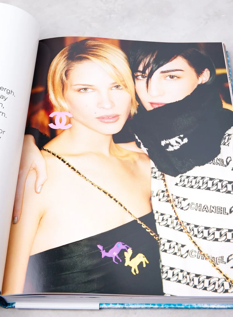 THAMES Karl Lagerfeld Unseen: The Chanel Years Book