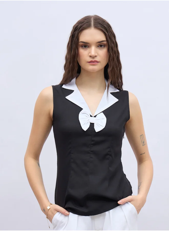 ستايلي Contrast Notch Lapel Sleeveless Top with Bow Detail