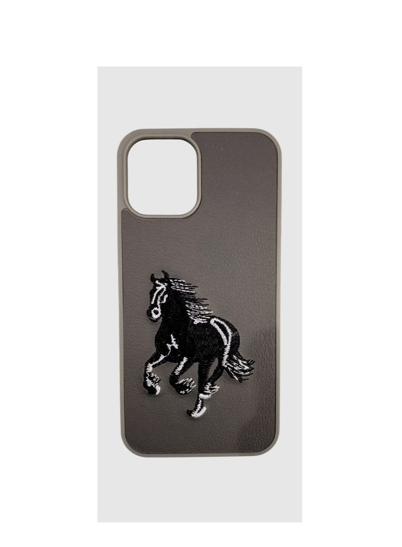 كيس جراب هاتف مضاد للصدمات بتصميم تطريز حصان لهاتف آيفون 11 باللون رمادي داكن