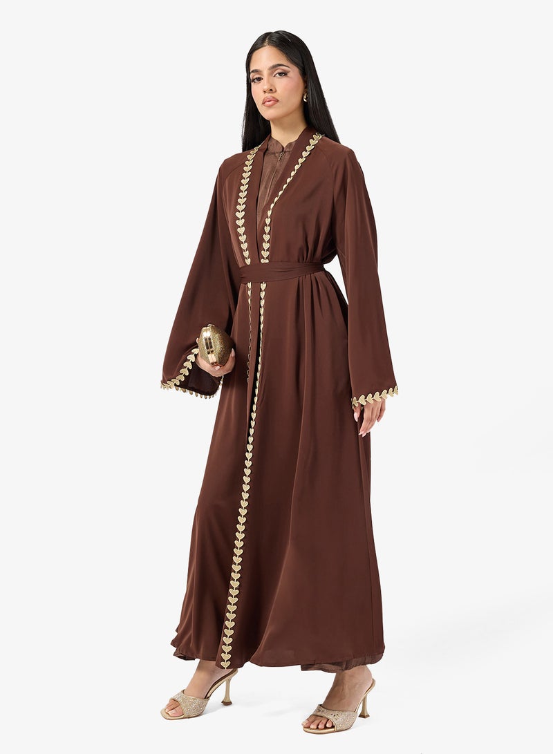 خزانة عباية مزينة بشريط متباين - Image 1