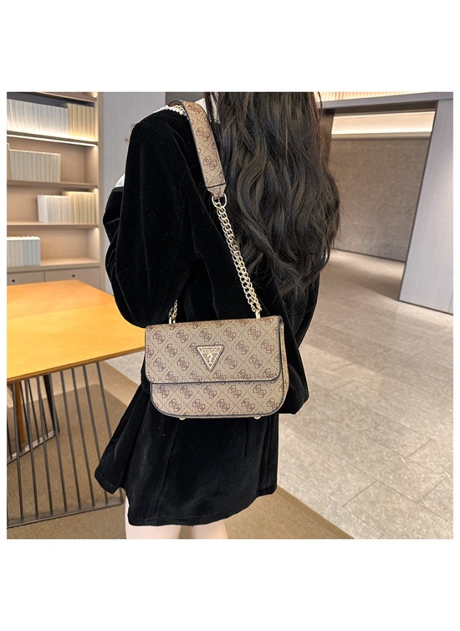 GUESS - GUESS shoulder bag, fashionable and versatile, printed retro small square bag, simple chain crossbody bag khaki - Image 1