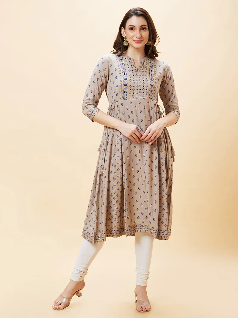 جلو باص Women Ethnic Motifs Printed Mirror Work Kurta