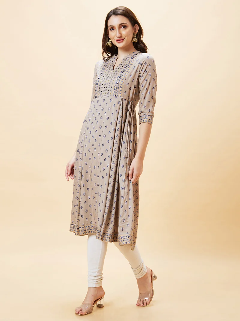 جلو باص Women Ethnic Motifs Printed Mirror Work Kurta